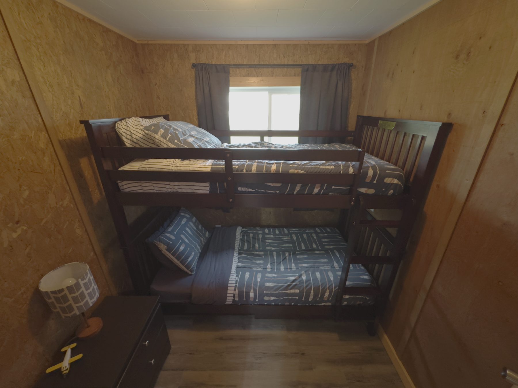 Single bunk room